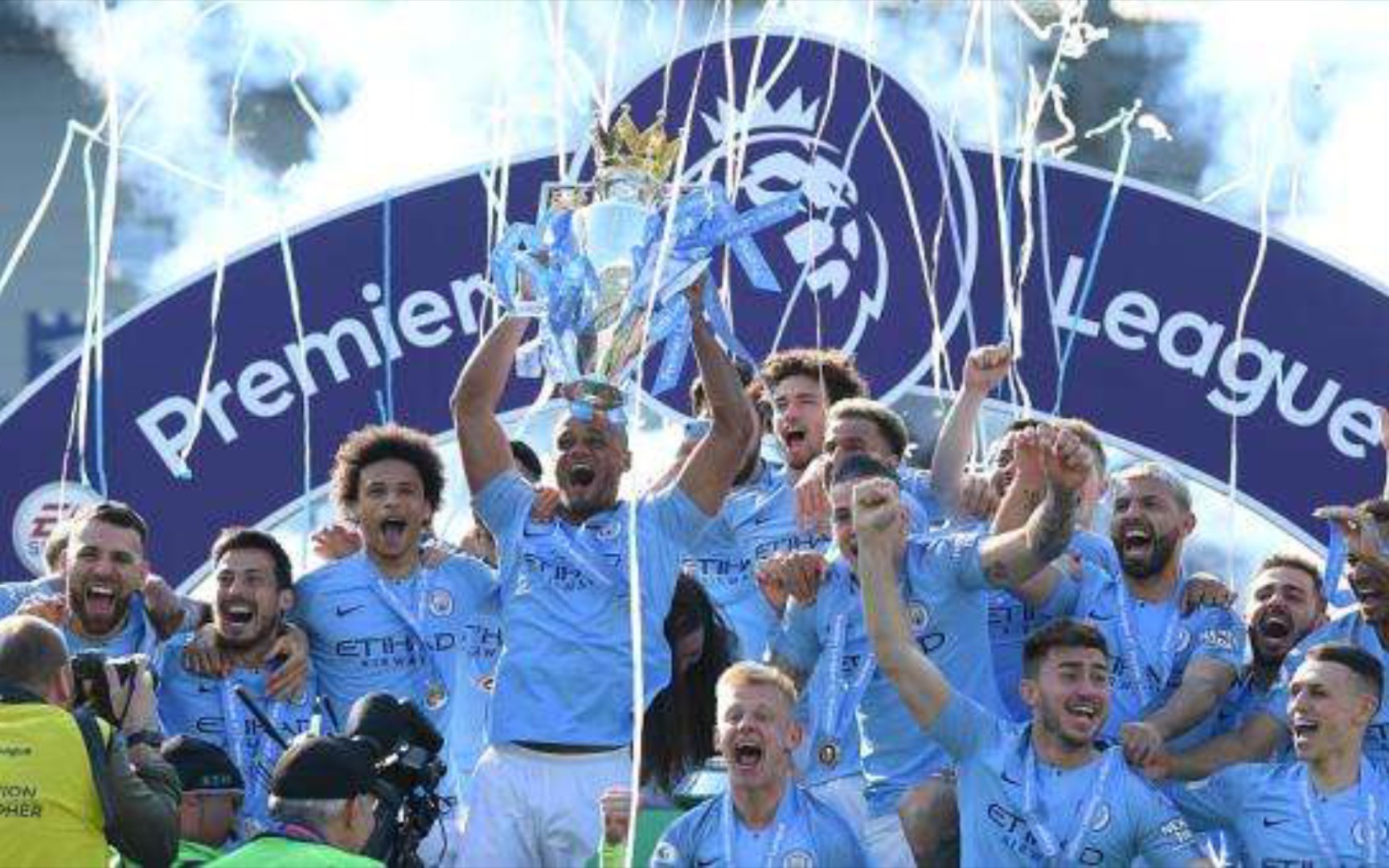 戈麦斯与佐 戈麦斯与佐